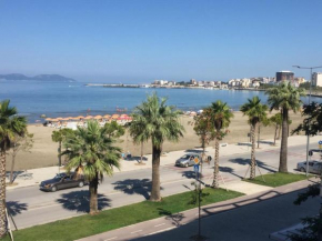 LUX SEAVIEW APARTMENT